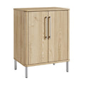 Moderne houten kast met deur en metalen poten
